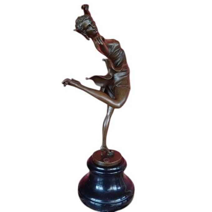 BD07. Bronze sur marbre d'une danseuse
