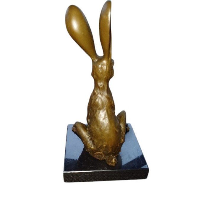 BA07. Bronze sur marbre d'un lapin