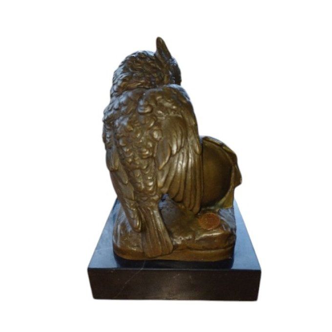 BA24.Bronze sur marbre d'un Hibou avec un crane