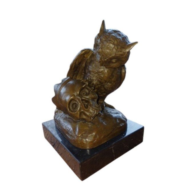 BA24.Bronze sur marbre d'un Hibou avec un crane
