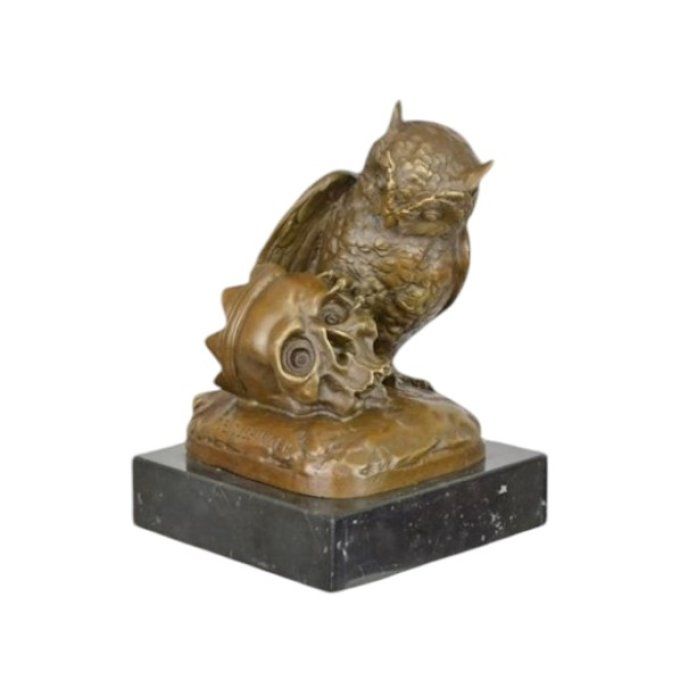 BA24.Bronze sur marbre d'un Hibou avec un crane