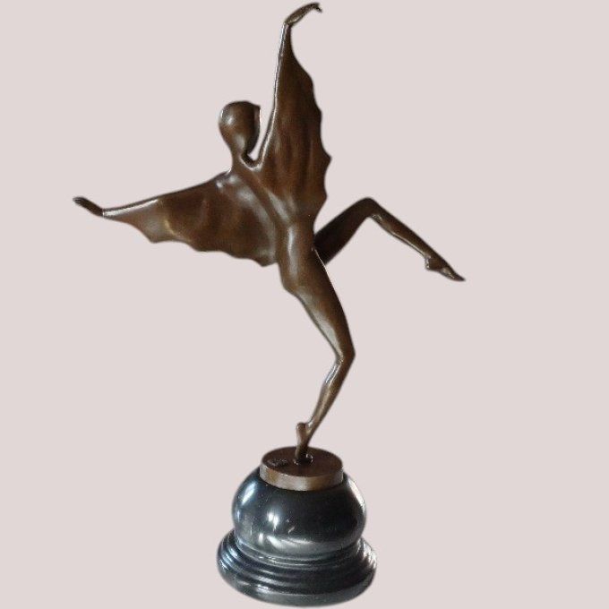 BD25. Bronze sur marbre "Batwoman "