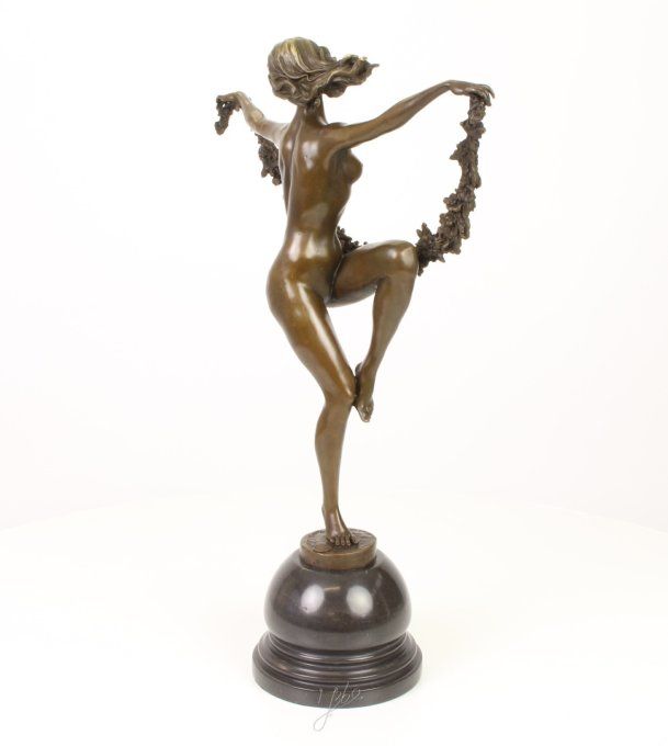 BD39. Exceptionnel bronze sur marbre d'une danseuse