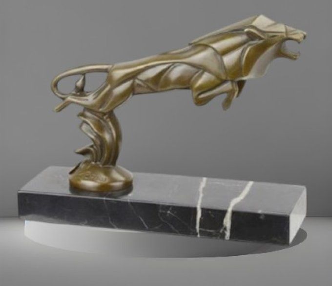 BAD02.Bronze sur marbre lion mascotte