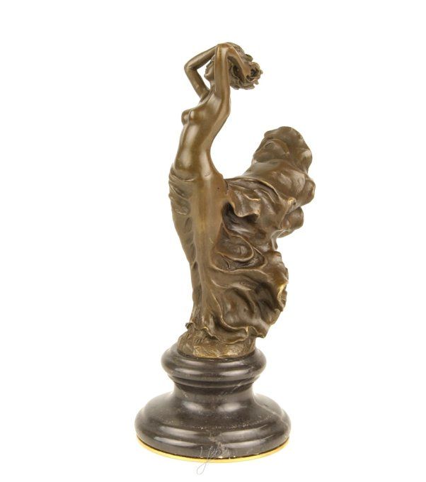 BD40. Bronze sur marbre d'une danseuse dans le vent