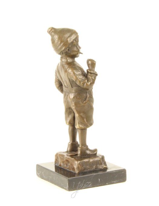 BD22. Poulbot qui fume 