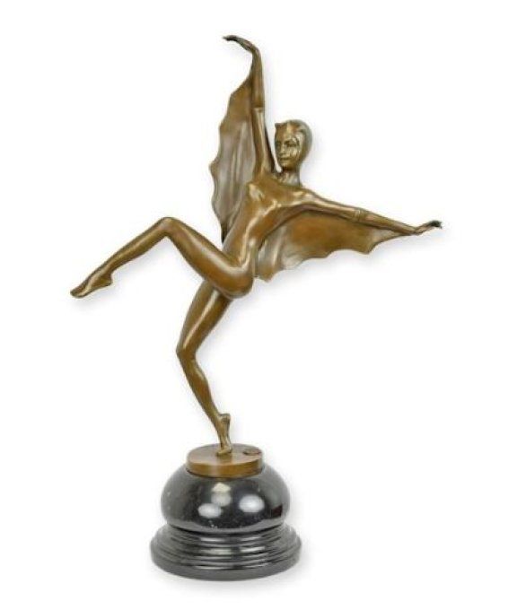 BD25. Bronze sur marbre "Batwoman "