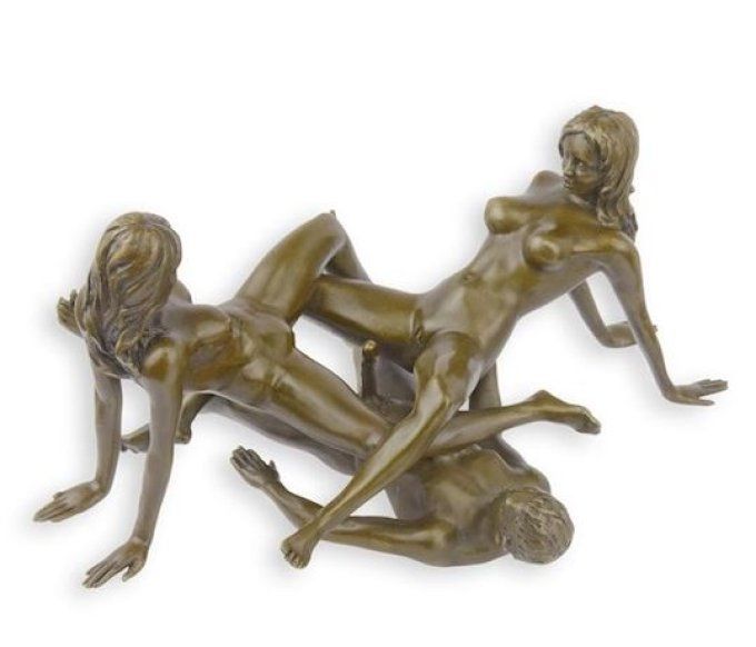 BE26.Groupe érotique en bronze