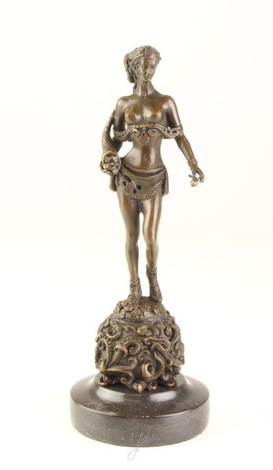 BD31. Bronze sur marbre d'une amazone