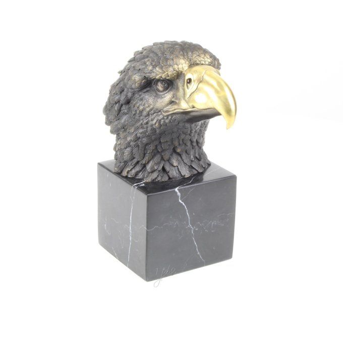 BA37.Bronze sur marbre d'une tête d'aigle