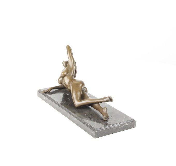 BE30.Bronze sur marbre femme nue allongée