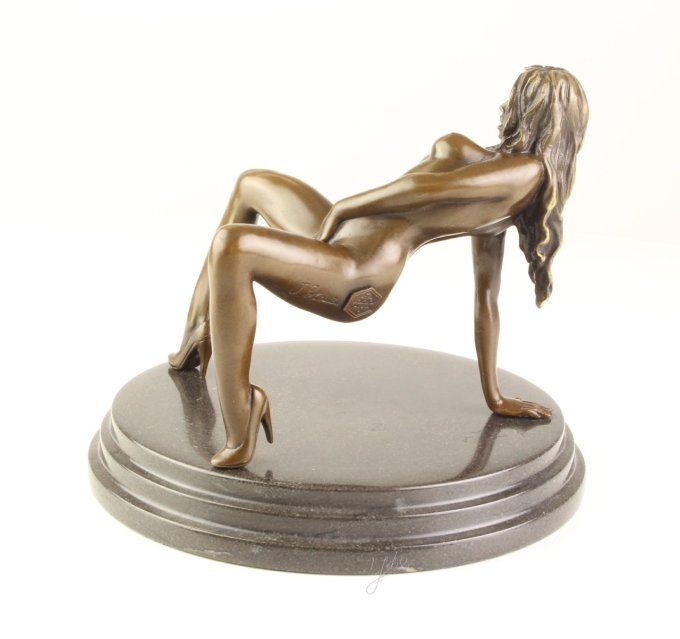 BE17.Bronze sur marbre d'une femme nue