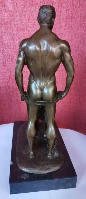 BE06. Bronze sur marbre homme et femme