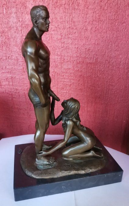 BE06. Bronze sur marbre homme et femme