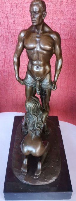 BE06. Bronze sur marbre homme et femme