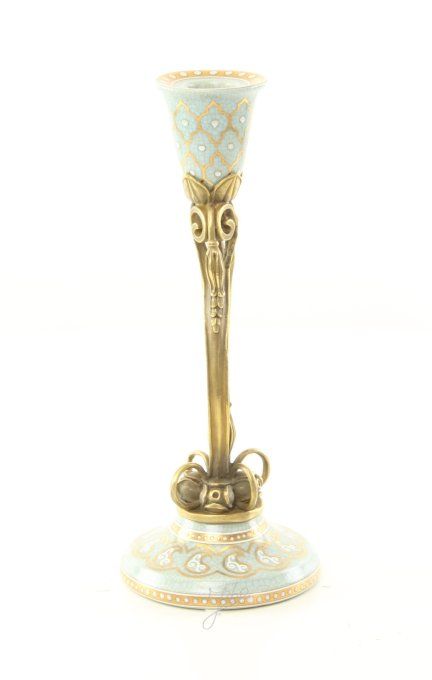 BROC02.Paire de bougeoirs porcelaine et bronze