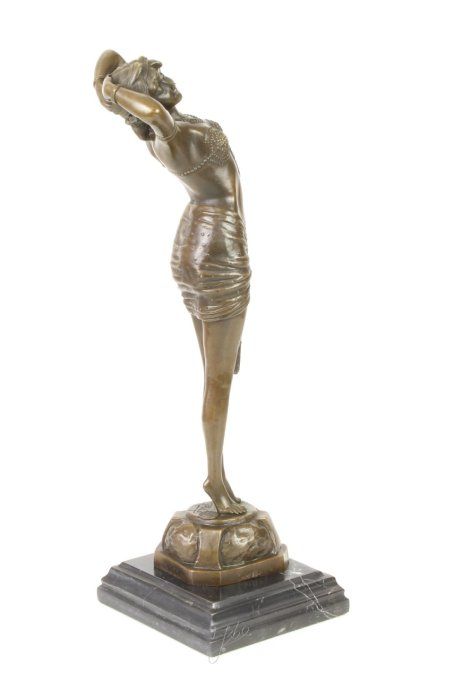 BD04.Bronze sur marbre femme au réveil