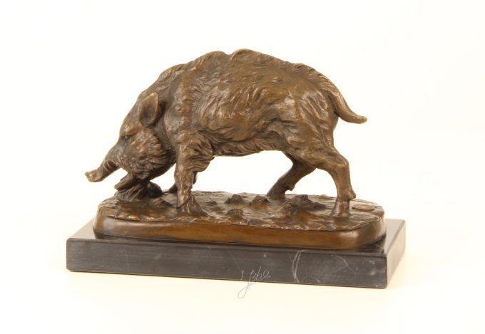BA02: bronze sur marbre d'un sanglier