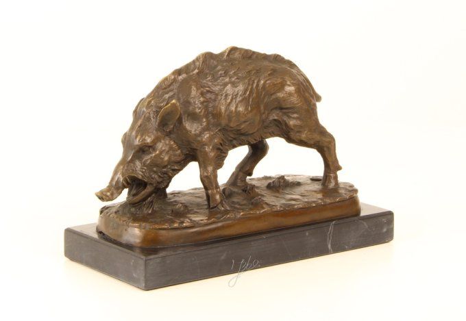 BA02: bronze sur marbre d'un sanglier