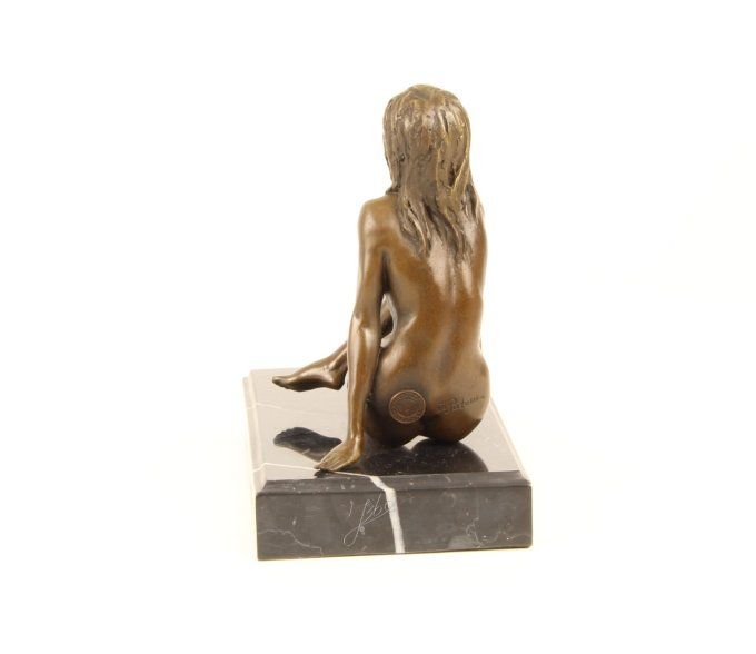 BE19.Bronze sur marbre d'une femme nue pensive
