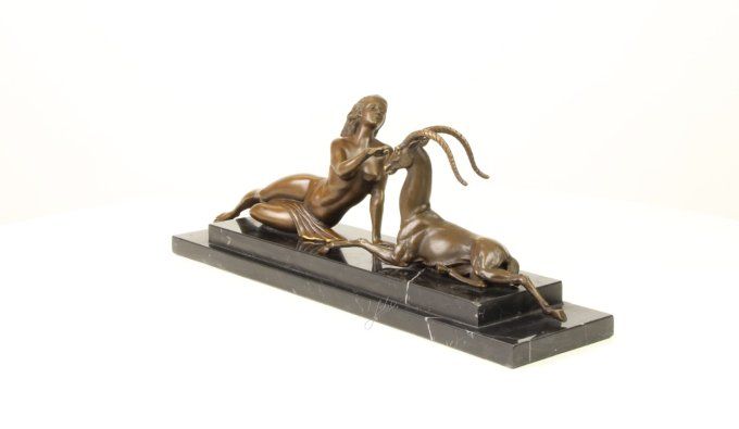 BD36.Bronze sur marbre d'un amazone et une antilope