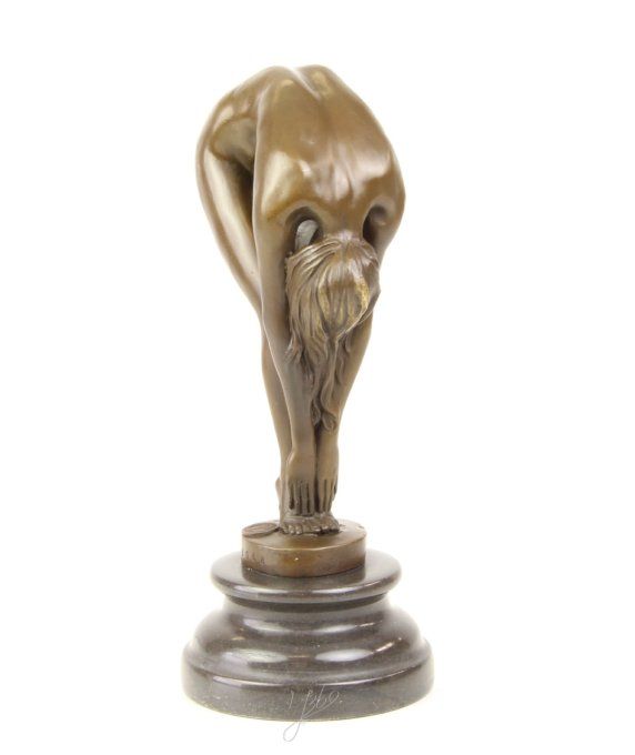 BE16.Bronze sur marbre Le plongeon