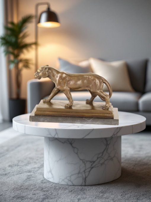 BA04.Bronze sur marbre d'une lionne
