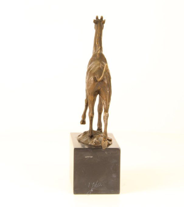 BA14.Bronze sur marbre d'une girafe