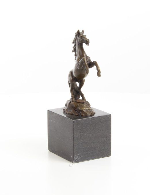 BA27. Bronze sur marbre cheval cabré
