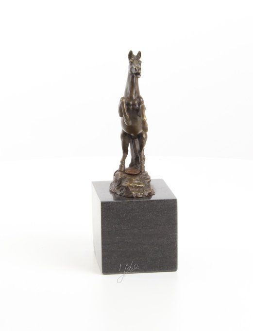 BA27. Bronze sur marbre cheval cabré