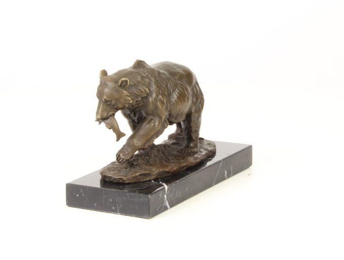 BA33.Bronze sur marbre d'un Ours pêcheur