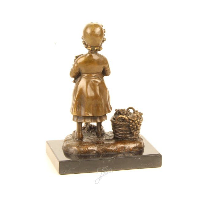 BD09. Bronze sur marbre "fille à la ceuillette"