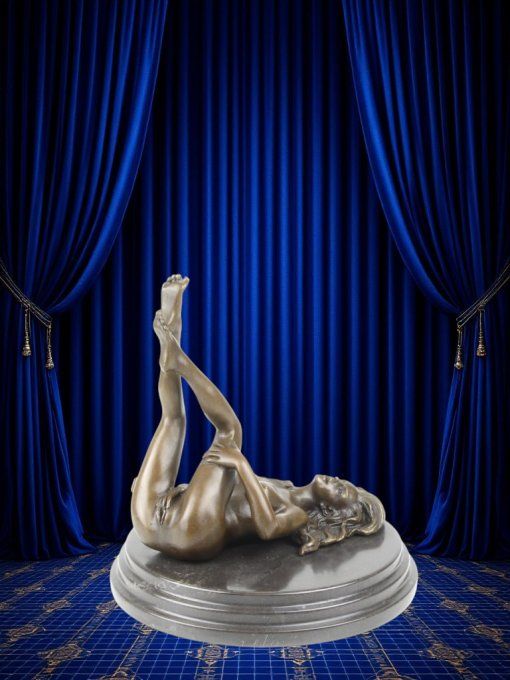 BE27.Femme nue qui se caresse