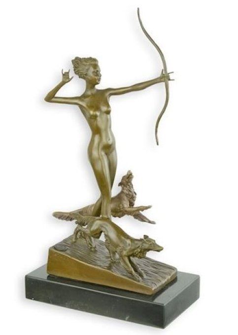 BD06.Bronze sur marbre Diane à la chasse