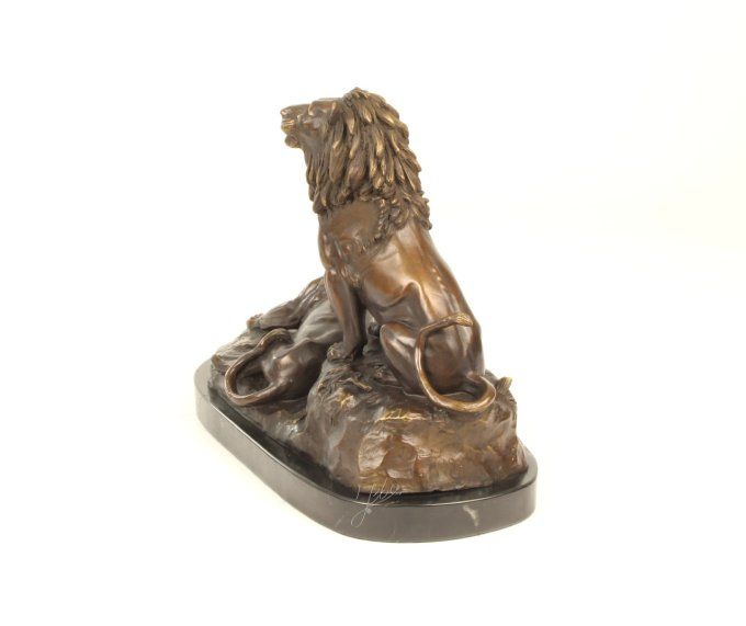 BA30.Exceptionnel bronze sur marbre d'un lion et sa lionne