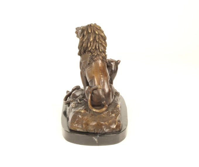 BA30.Exceptionnel bronze sur marbre d'un lion et sa lionne