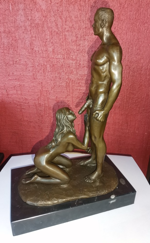 BE06. Bronze sur marbre homme et femme